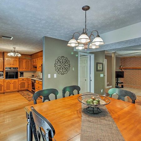 Spacious Georgia Getaway With Dock On Lake Lanier! Gainesville Eksteriør bilde