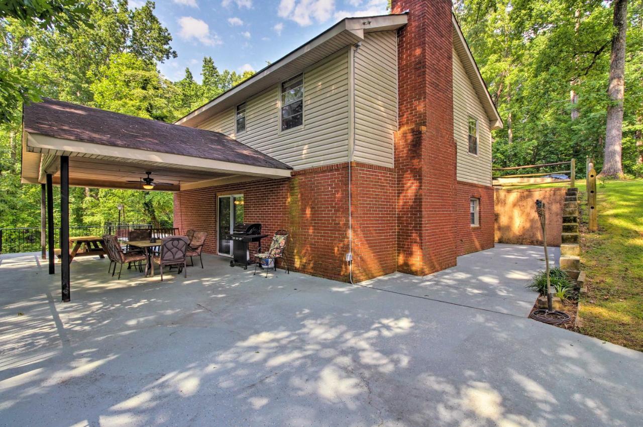 Spacious Georgia Getaway With Dock On Lake Lanier! Gainesville Eksteriør bilde